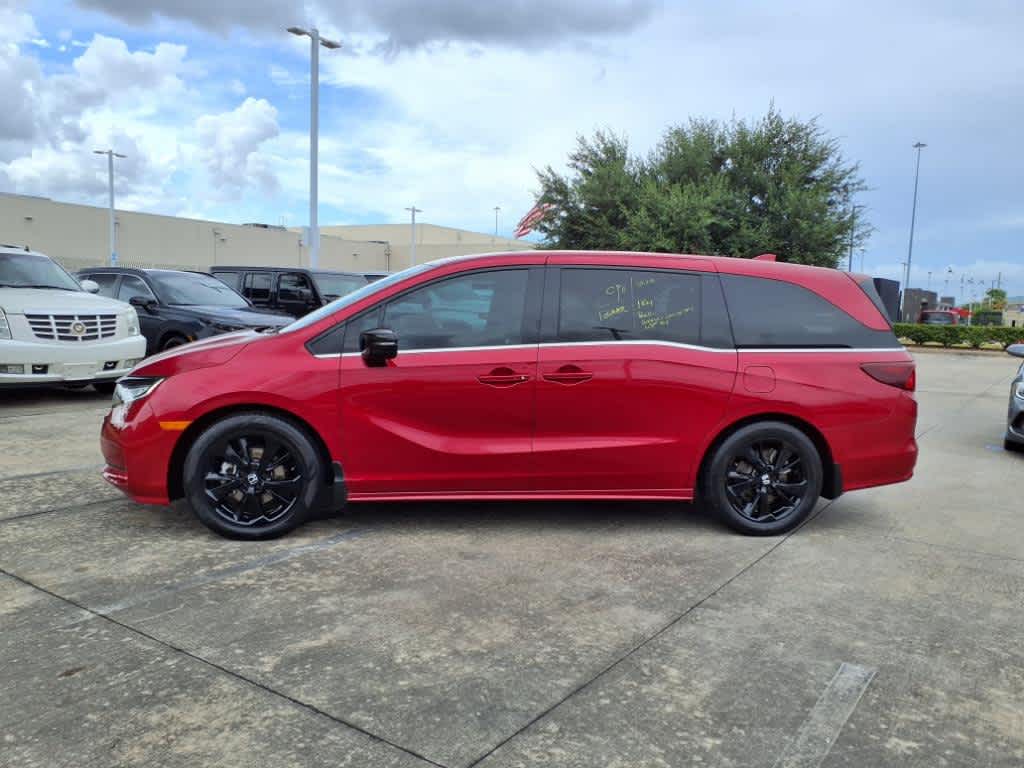 2023 Honda Odyssey Sport photo 2