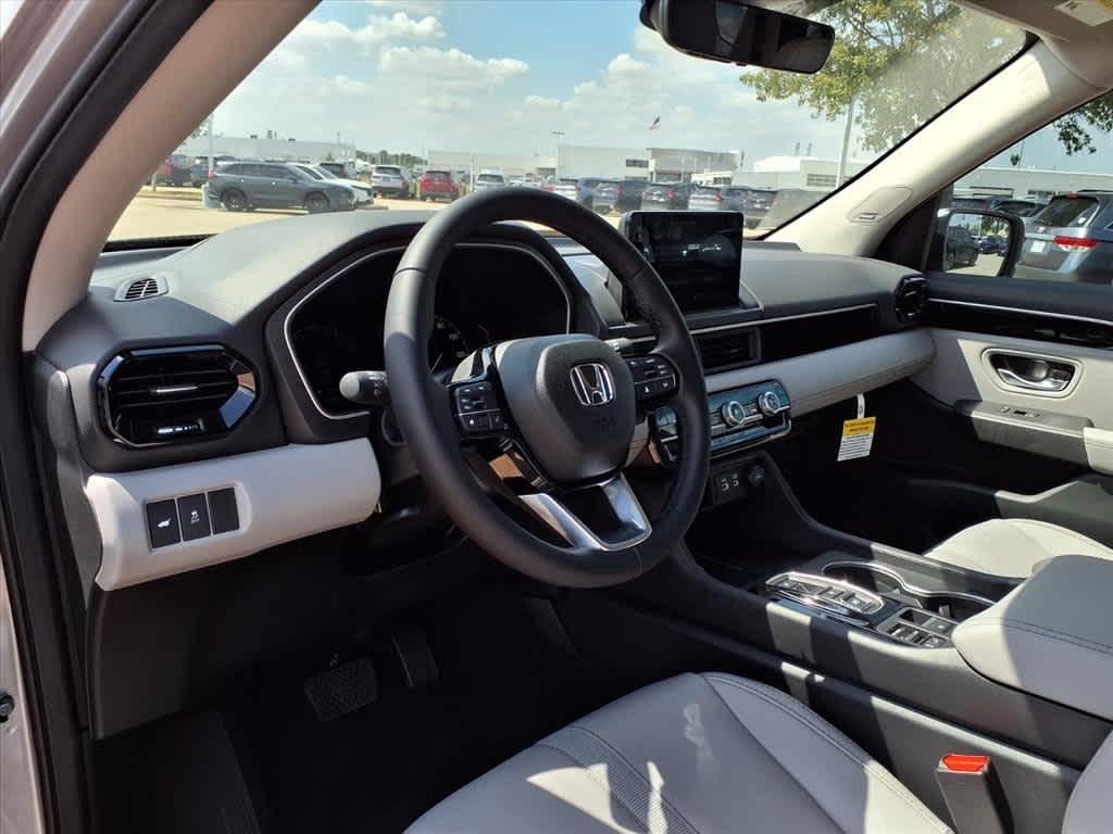 Thumbnail: 2025 Honda Pilot - 2