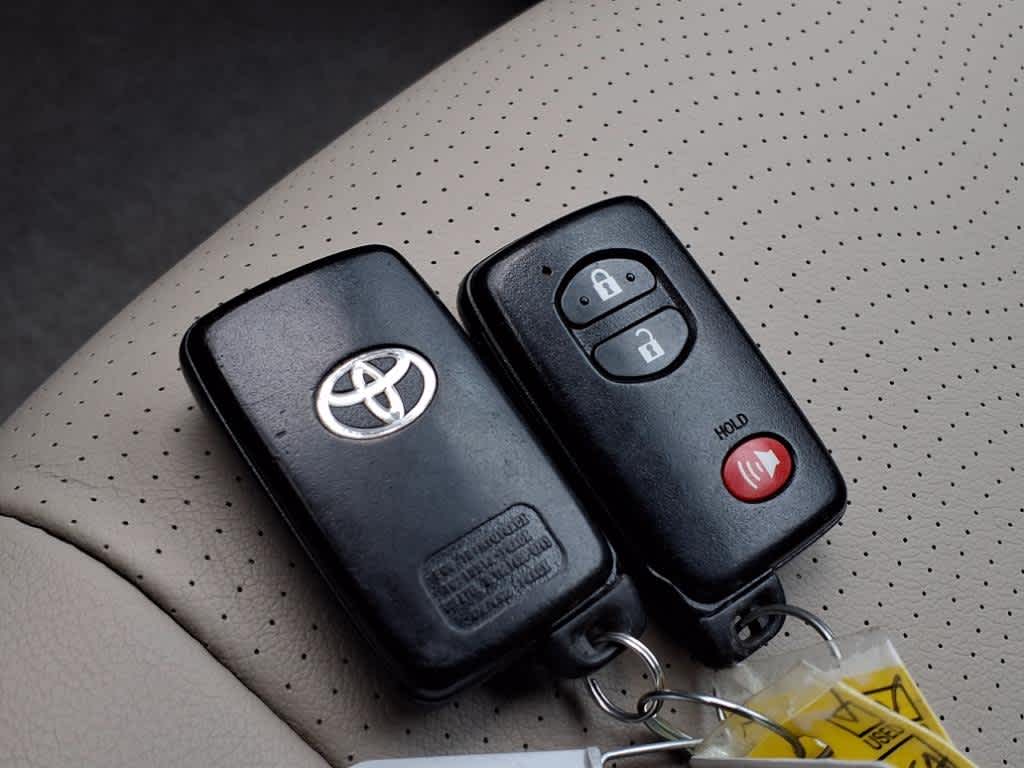 Thumbnail: 2011 Toyota Prius - 20