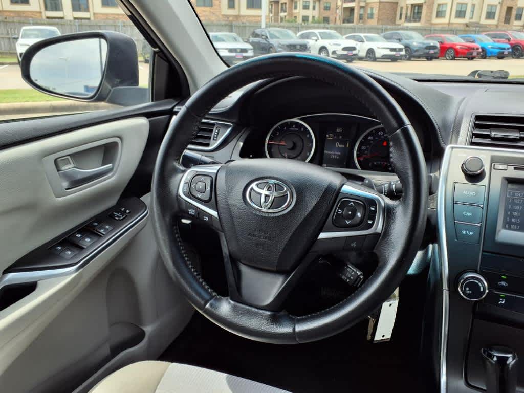 2017 Toyota Camry SE 15