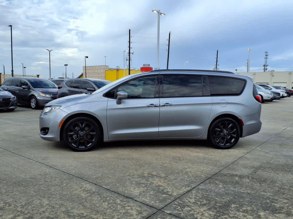 2020 Chrysler Pacifica Touring Plus 35th Anniversary photo 3