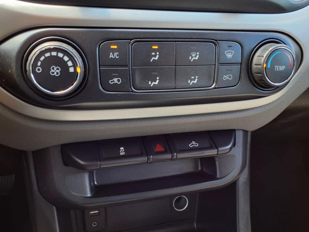Thumbnail: 2016 Chevrolet Colorado - 23