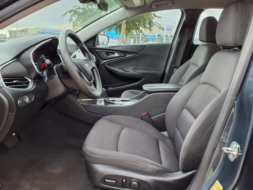 Thumbnail: 2020 Chevrolet Malibu - 12