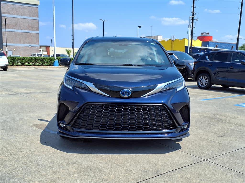 Thumbnail: 2021 Toyota Sienna - 6