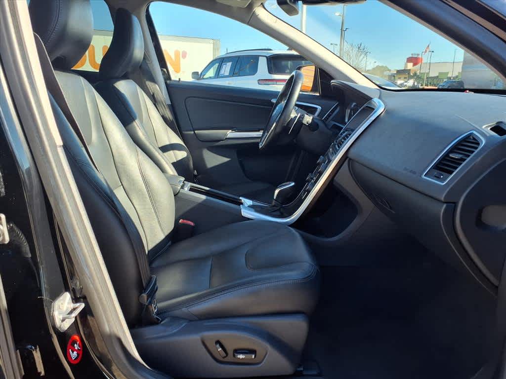 Thumbnail: 2015 Volvo XC60 - 14