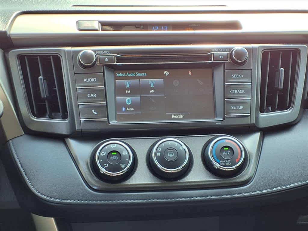 Thumbnail: 2014 Toyota RAV4 - 17