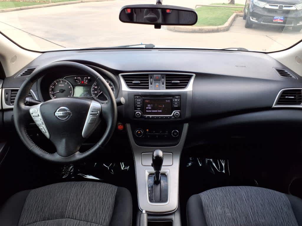 Thumbnail: 2015 Nissan Sentra - 10