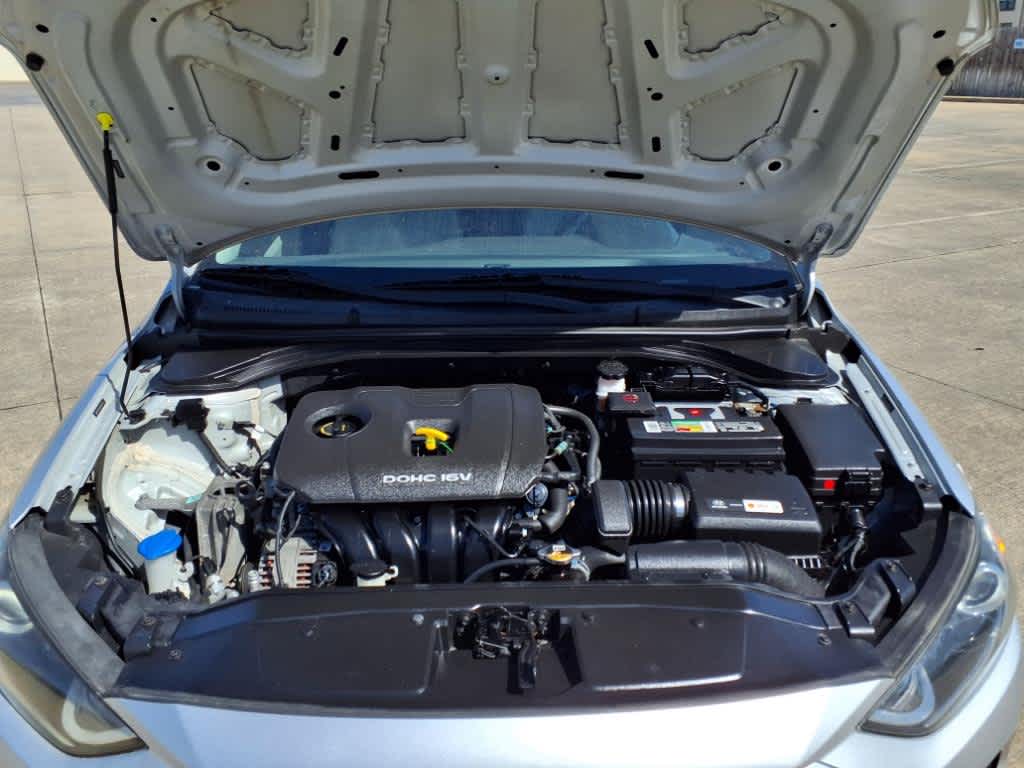 Thumbnail: 2017 Hyundai Elantra - 9