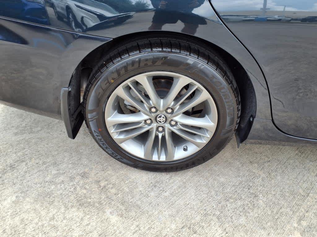 2017 Toyota Camry SE 8