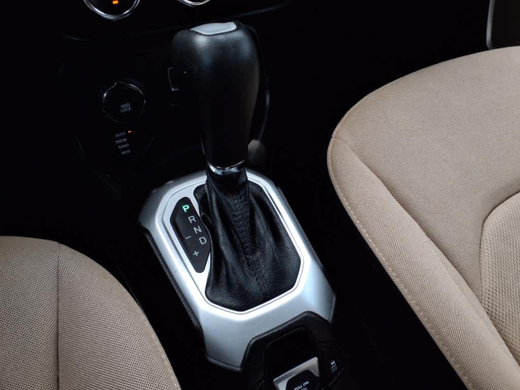 Thumbnail: 2017 Jeep Renegade - 17