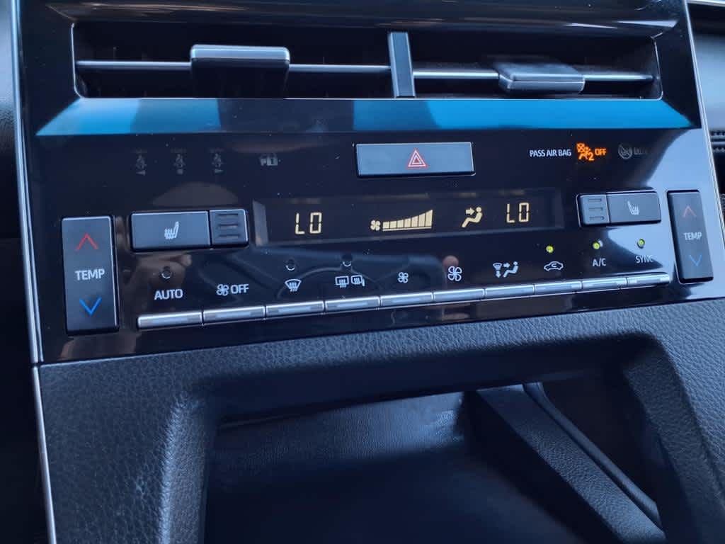 2020 Toyota Avalon XLE 23