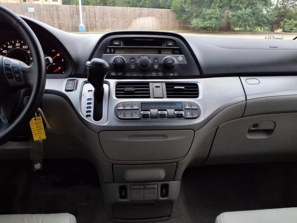 Thumbnail: 2010 Honda Odyssey - 16