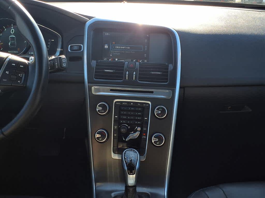 Thumbnail: 2015 Volvo XC60 - 16