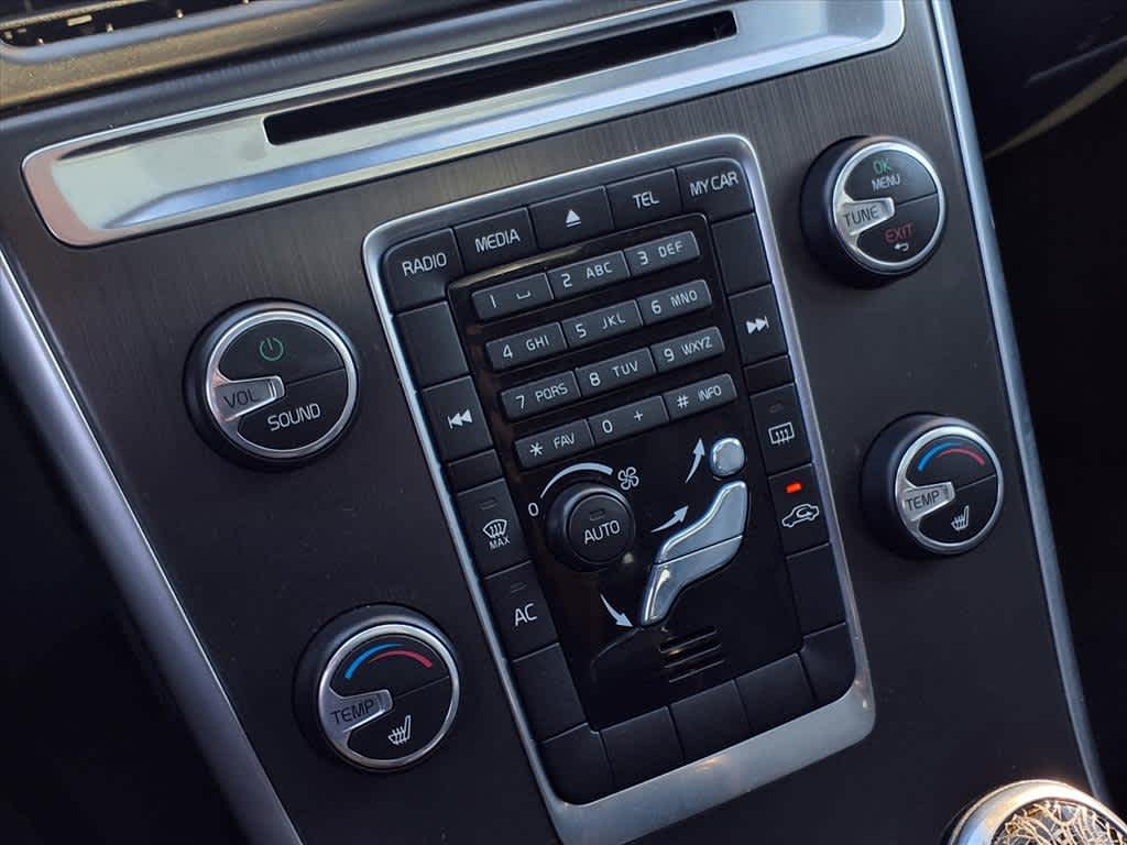 Thumbnail: 2015 Volvo XC60 - 23