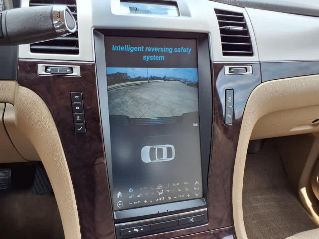 Thumbnail: 2013 Cadillac Escalade - 23