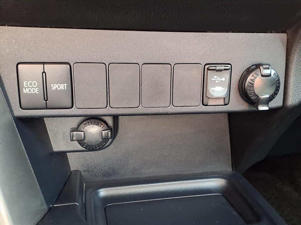 Thumbnail: 2014 Toyota RAV4 - 22