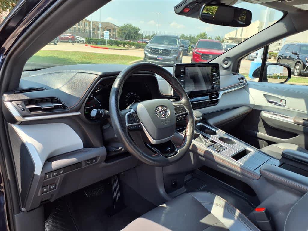 Thumbnail: 2021 Toyota Sienna - 2