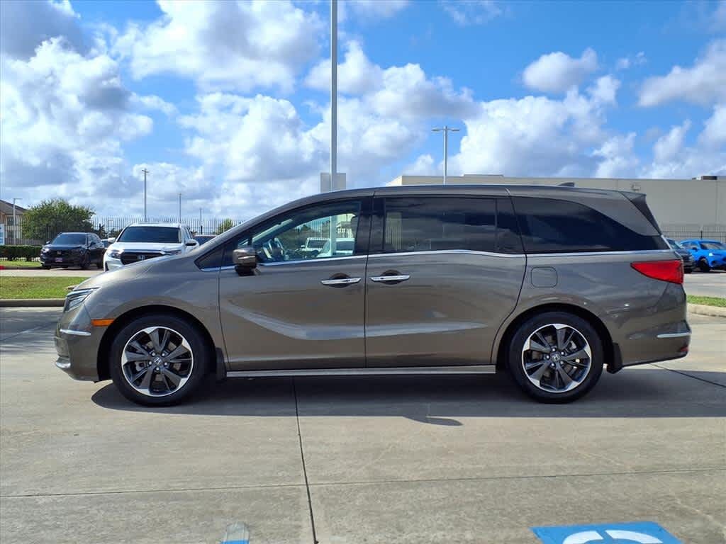 Certified 2022 Honda Odyssey Elite Van