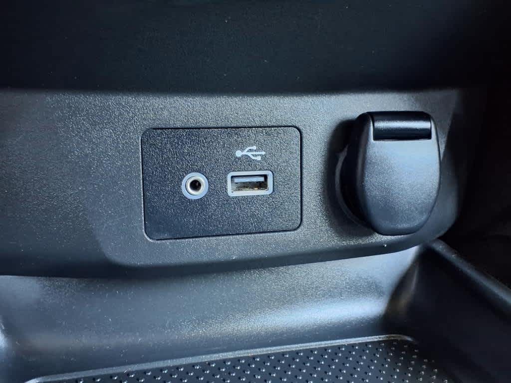 2019 Nissan Rogue Sport S 23