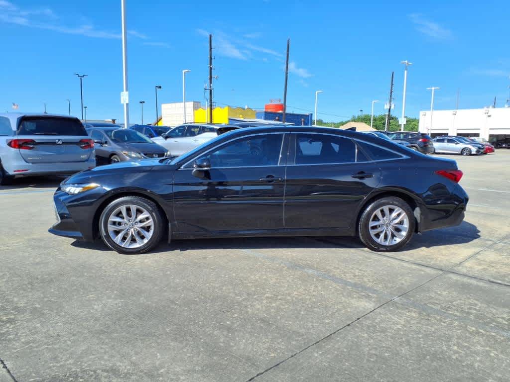 2020 Toyota Avalon XLE 3