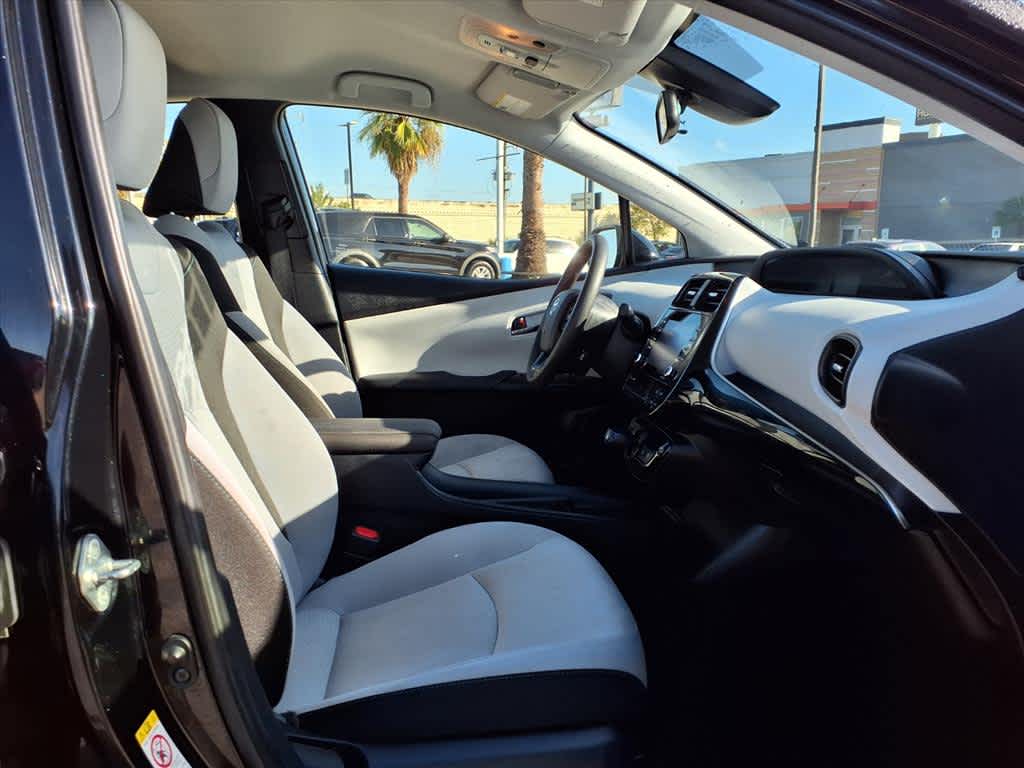 Thumbnail: 2022 Toyota Prius - 14