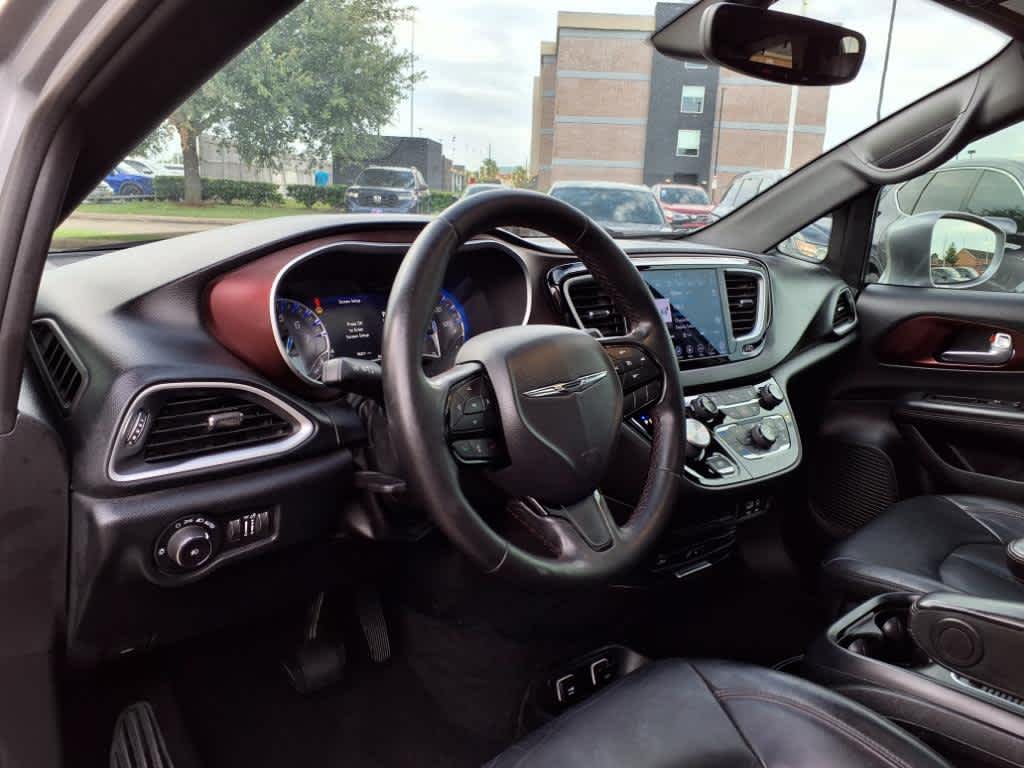 2020 Chrysler Pacifica Touring Plus 35th Anniversary photo 2