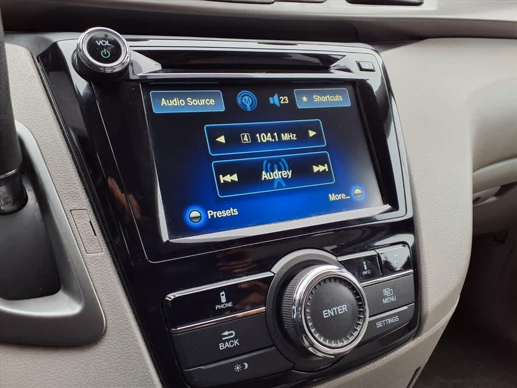 Thumbnail: 2015 Honda Odyssey - 21