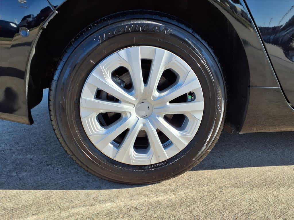 Thumbnail: 2022 Toyota Prius - 7