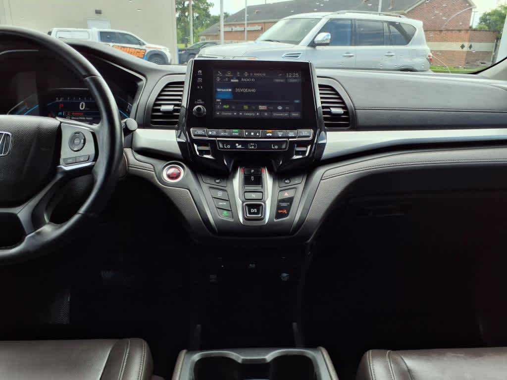 Thumbnail: 2018 Honda Odyssey - 16