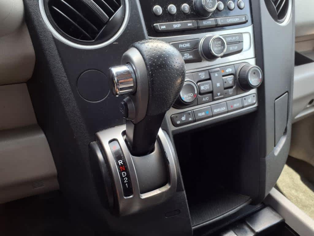Thumbnail: 2015 Honda Pilot - 17
