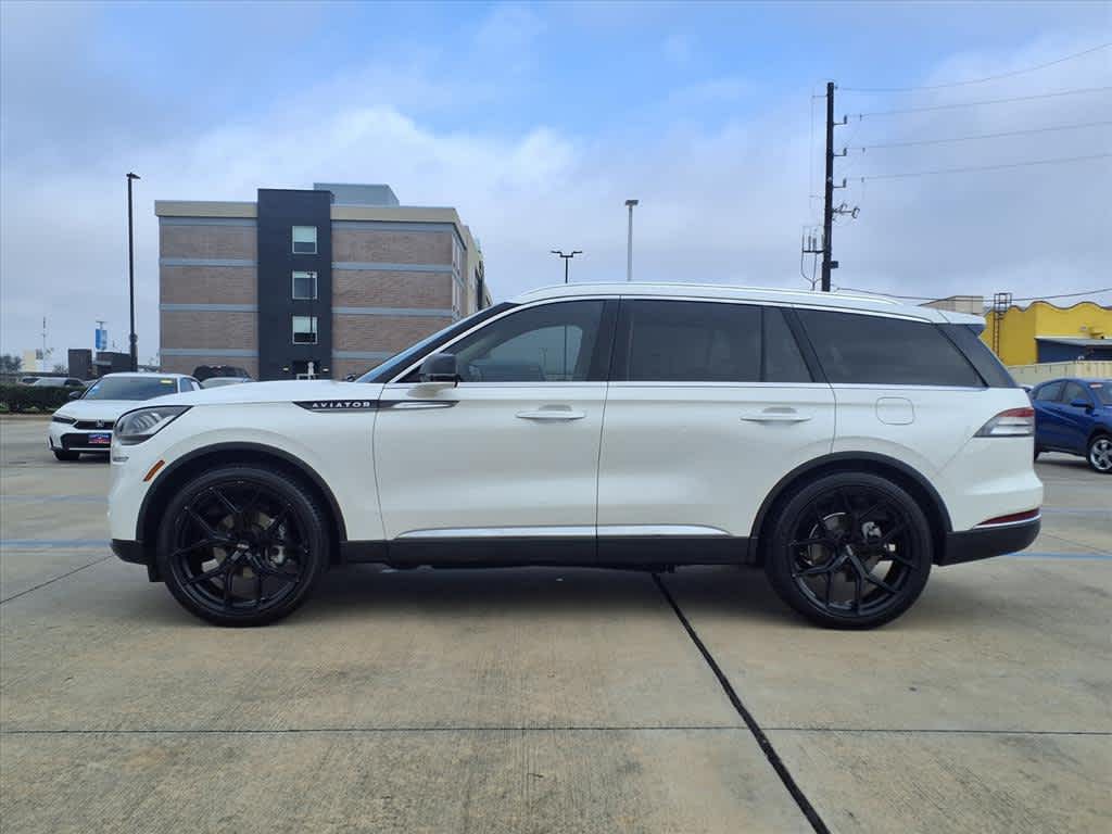 Thumbnail: 2024 Lincoln Aviator - 3