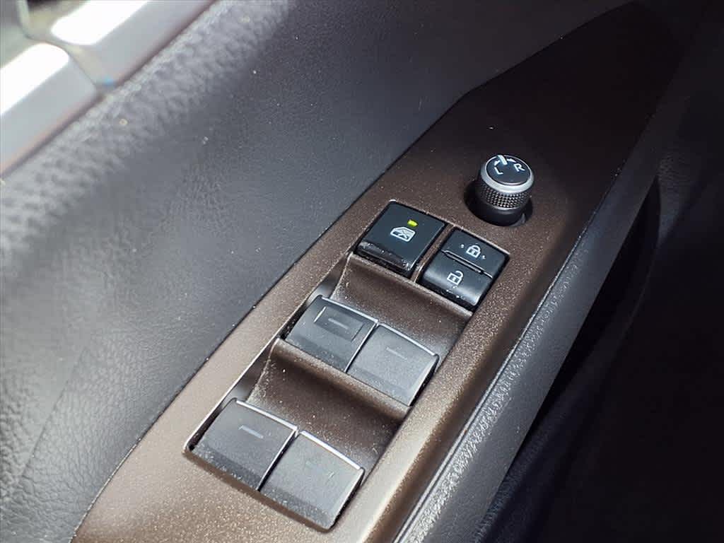 Thumbnail: 2021 Toyota Camry - 26