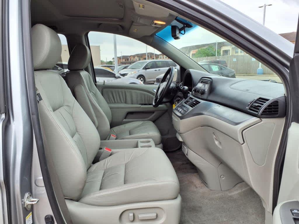 Thumbnail: 2010 Honda Odyssey - 14