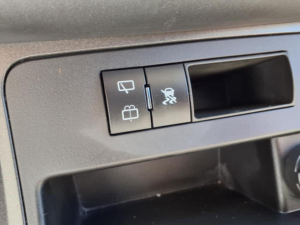 Thumbnail: 2012 Chevrolet Traverse - 23