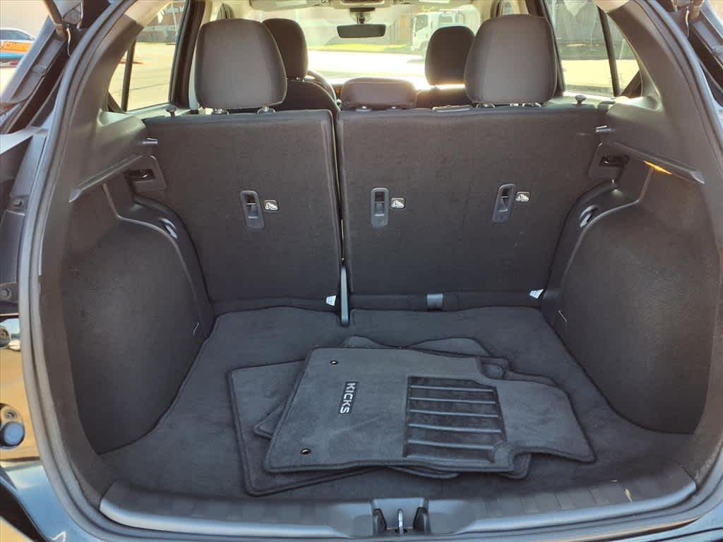 Thumbnail: 2021 Nissan Kicks - 8