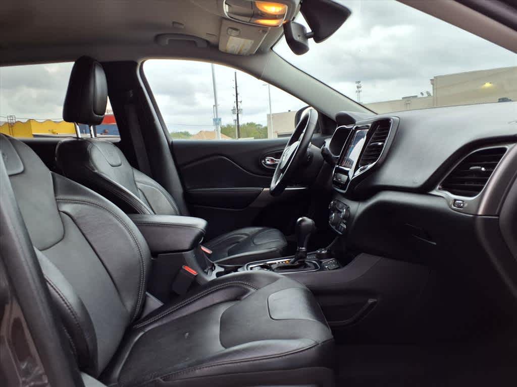 Thumbnail: 2020 Jeep Cherokee - 15