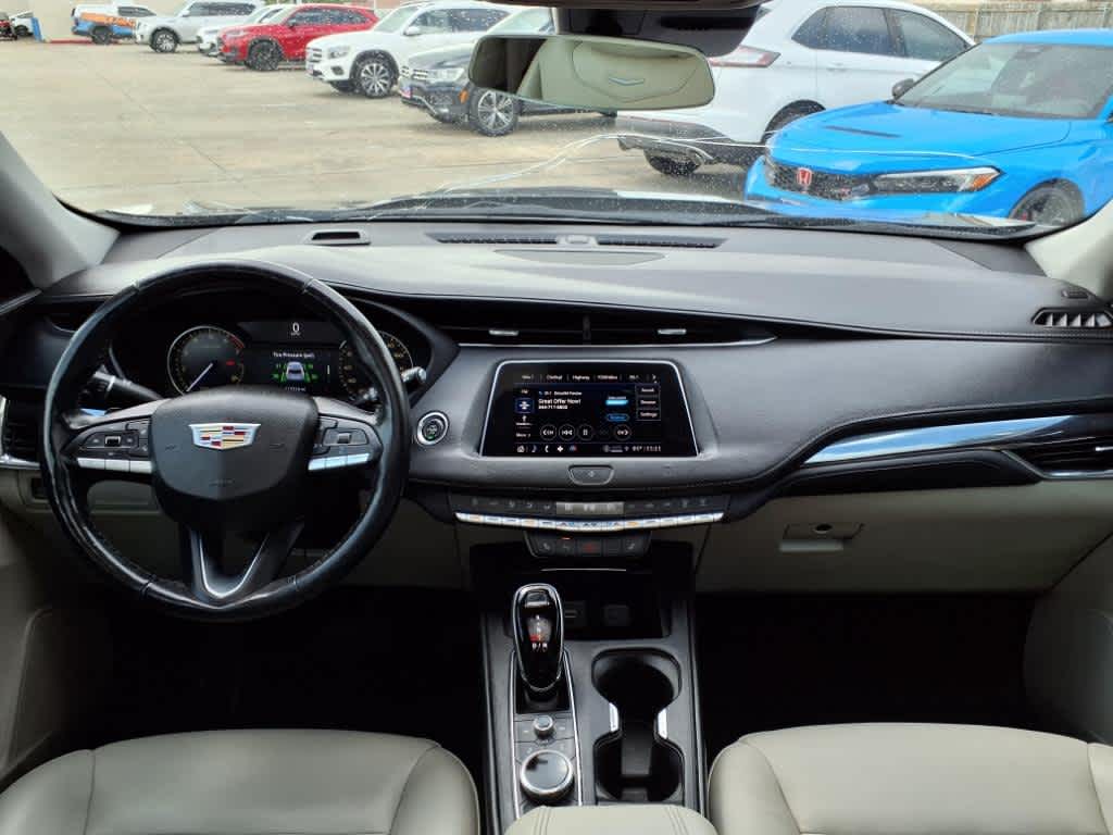 Thumbnail: 2021 Cadillac XT4 - 10
