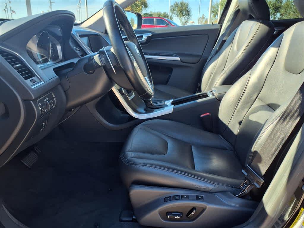 Thumbnail: 2015 Volvo XC60 - 11