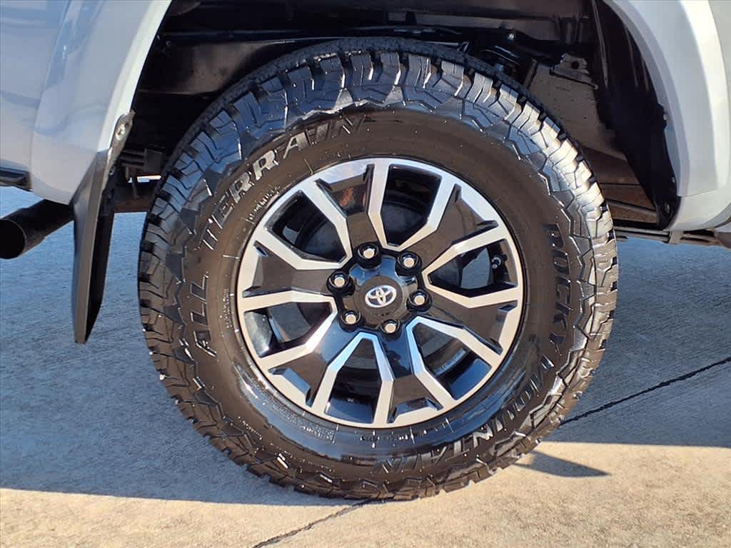 Thumbnail: 2020 Toyota Tacoma - 8