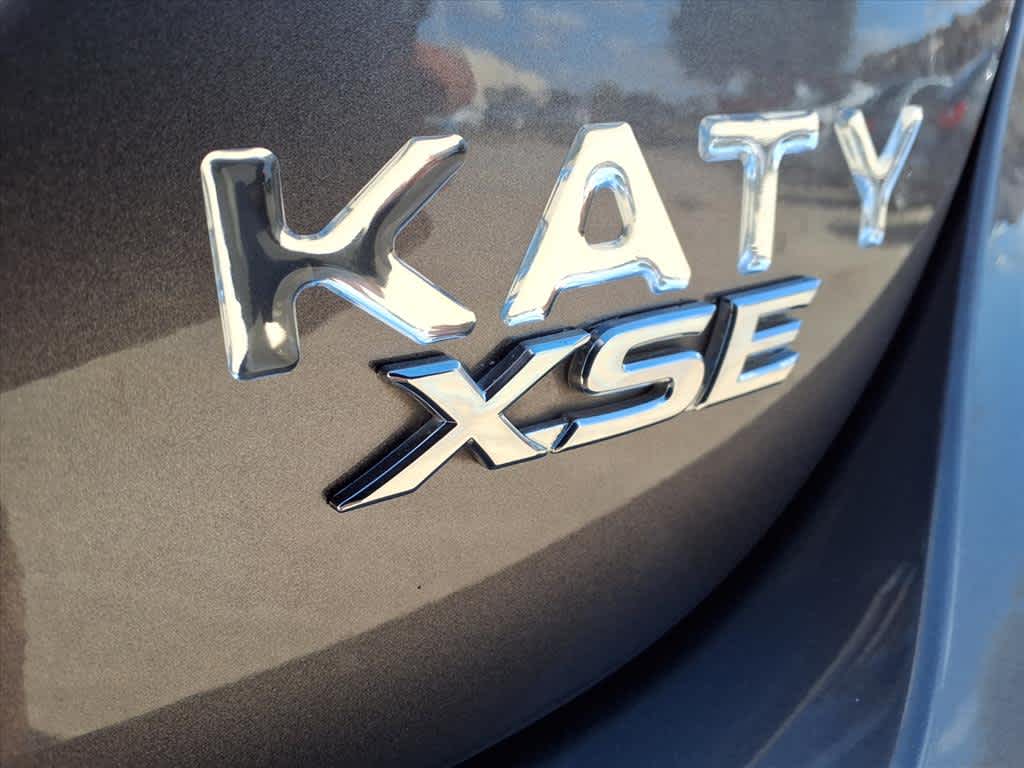 Thumbnail: 2021 Toyota Camry - 8