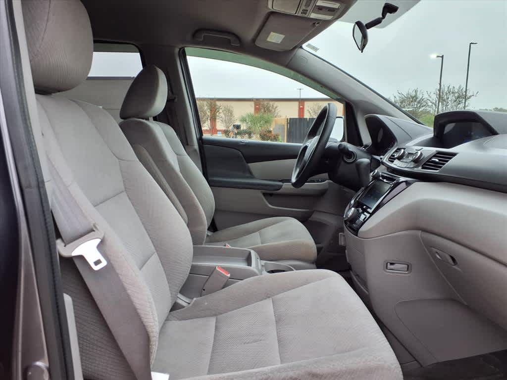 Thumbnail: 2015 Honda Odyssey - 16