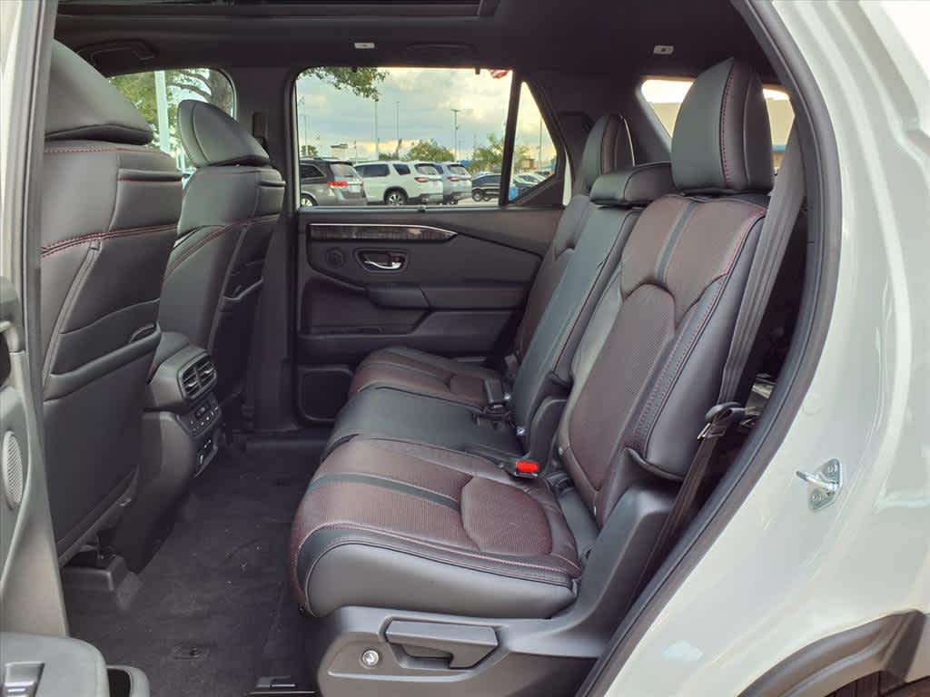 Thumbnail: 2025 Honda Pilot - 13