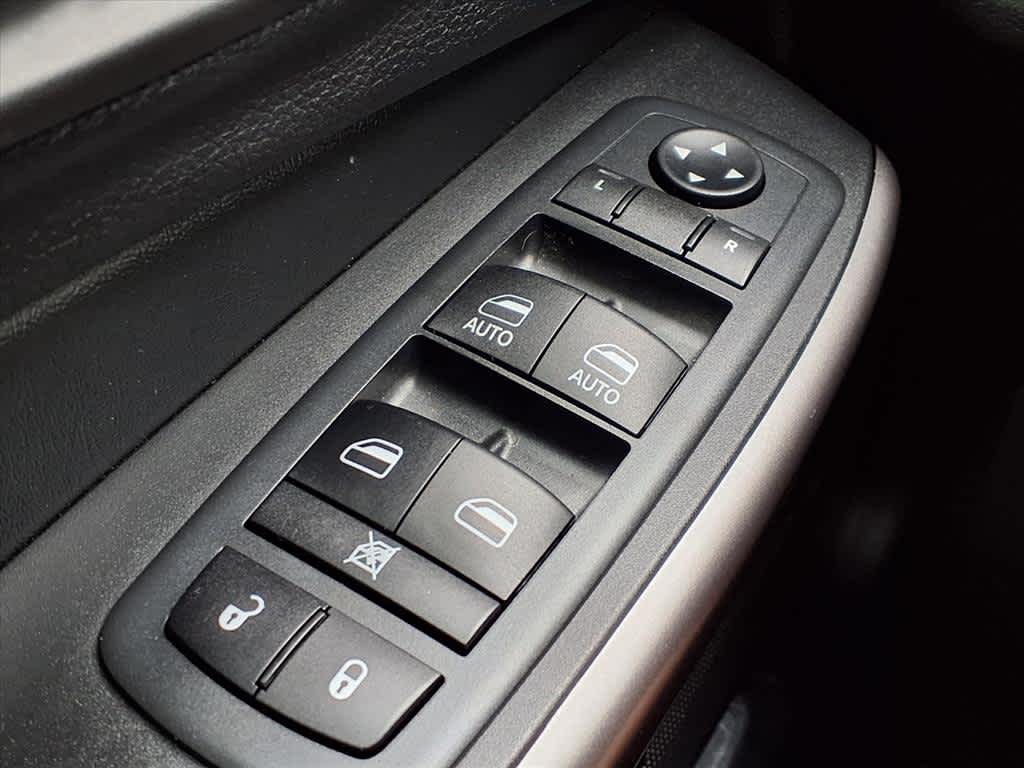 Thumbnail: 2020 Jeep Cherokee - 24