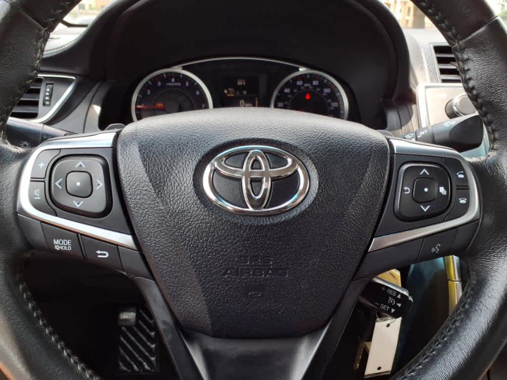 2017 Toyota Camry SE 24