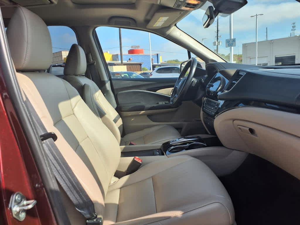 Thumbnail: 2019 Honda Pilot - 15