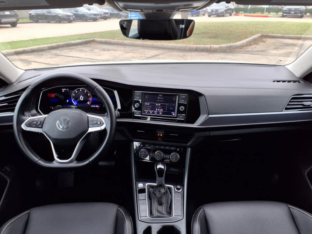 2023 Volkswagen Jetta SE 10