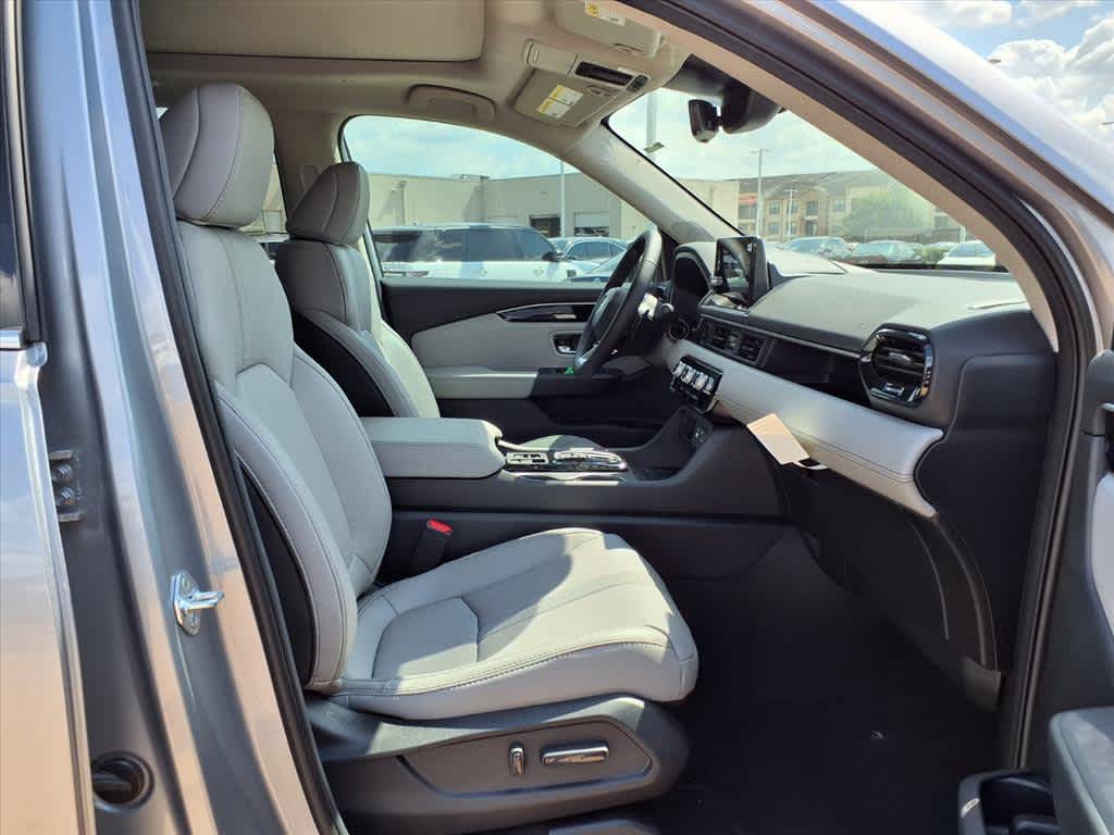 Thumbnail: 2025 Honda Pilot - 14