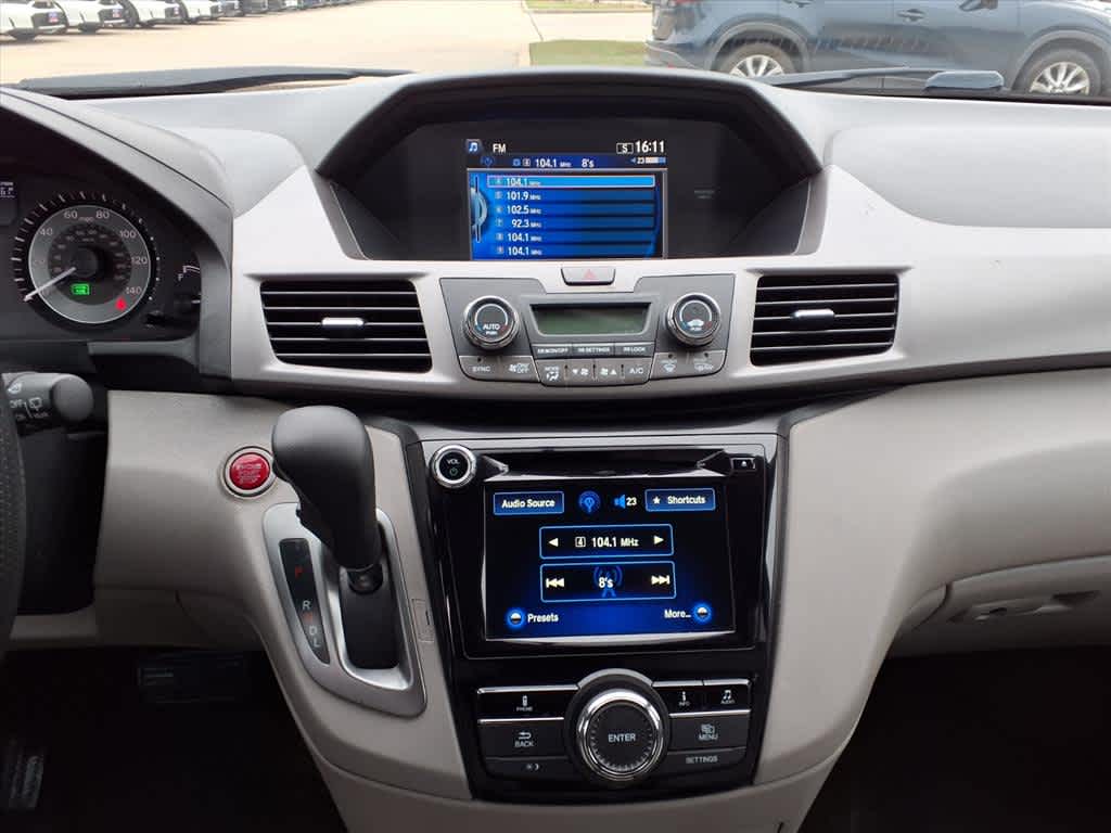 Thumbnail: 2015 Honda Odyssey - 17