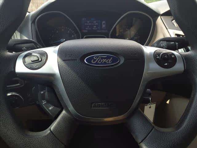 2014 Ford Focus SE 24