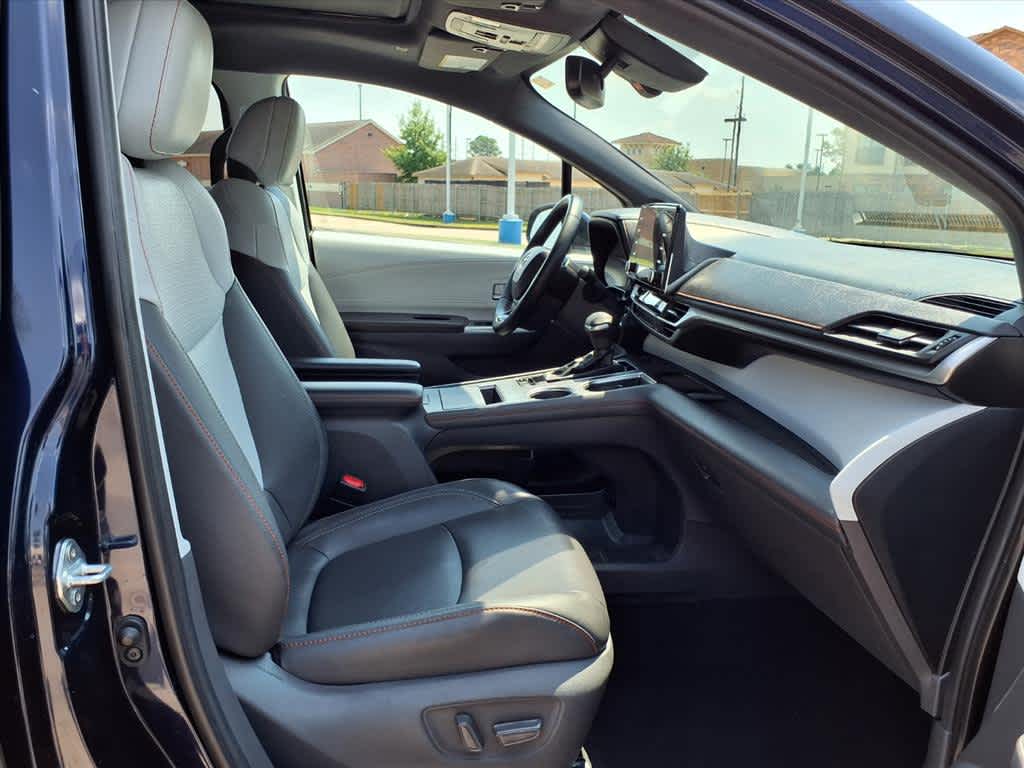 Thumbnail: 2021 Toyota Sienna - 14